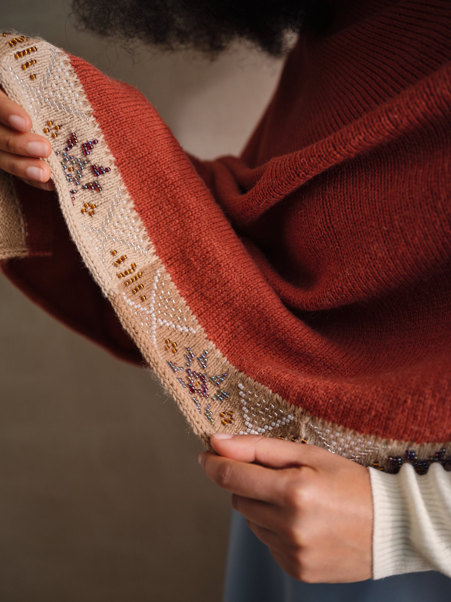 Beaded Colourwork de Jeanette Sloan por Laine