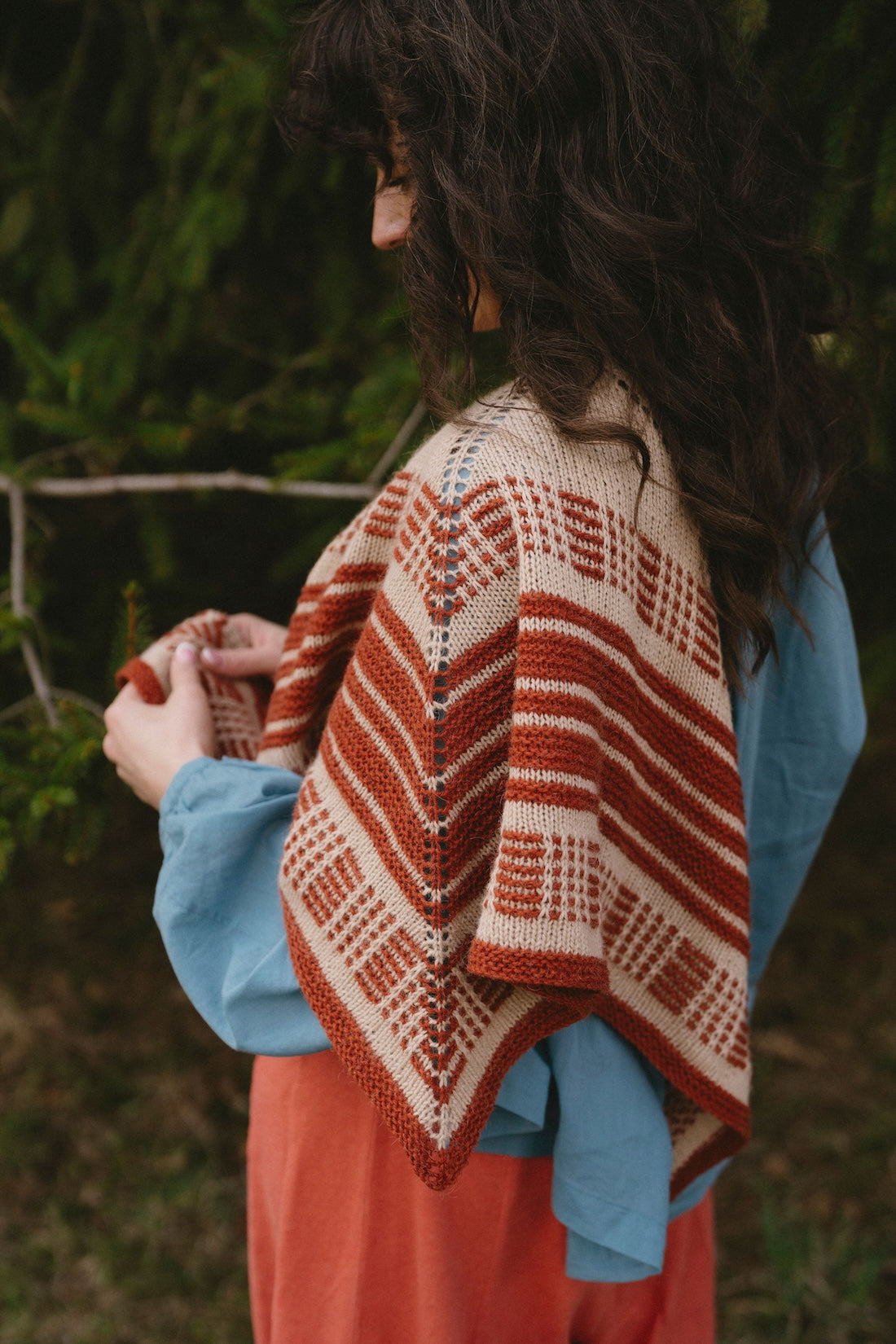 Field Notes: 20 Textured Knits for Everyday Beauty de Olga Putano por Laine